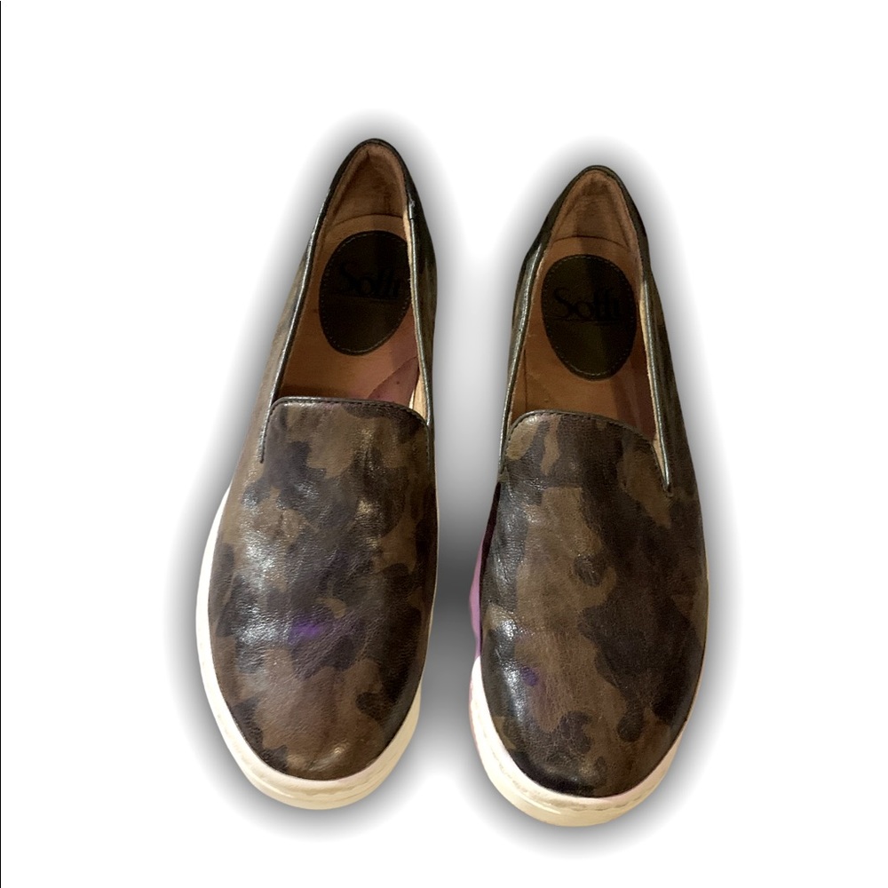 Camo Leather Sofft Slip-on Sz 6.5